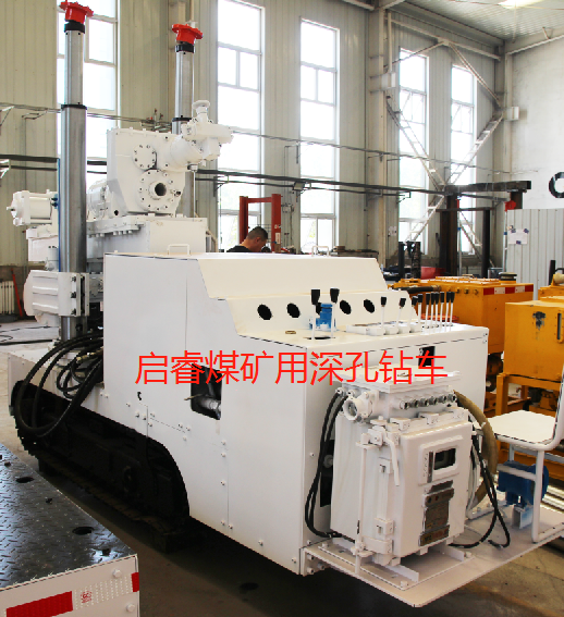 全液壓履帶鉆機(jī)：深孔一機(jī)搞定。